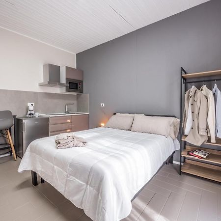 Suite 649 Mono Con Terrazzo Modena Exteriör bild