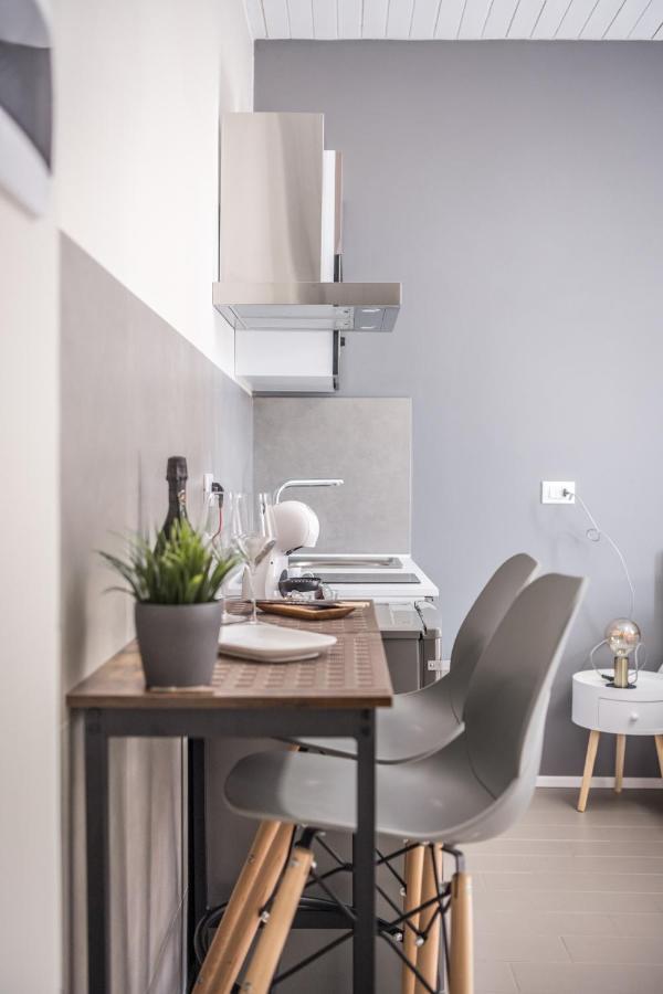 Suite 649 Mono Con Terrazzo Modena Exteriör bild