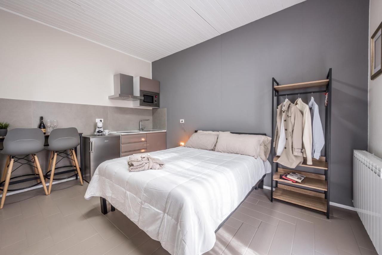 Suite 649 Mono Con Terrazzo Modena Exteriör bild