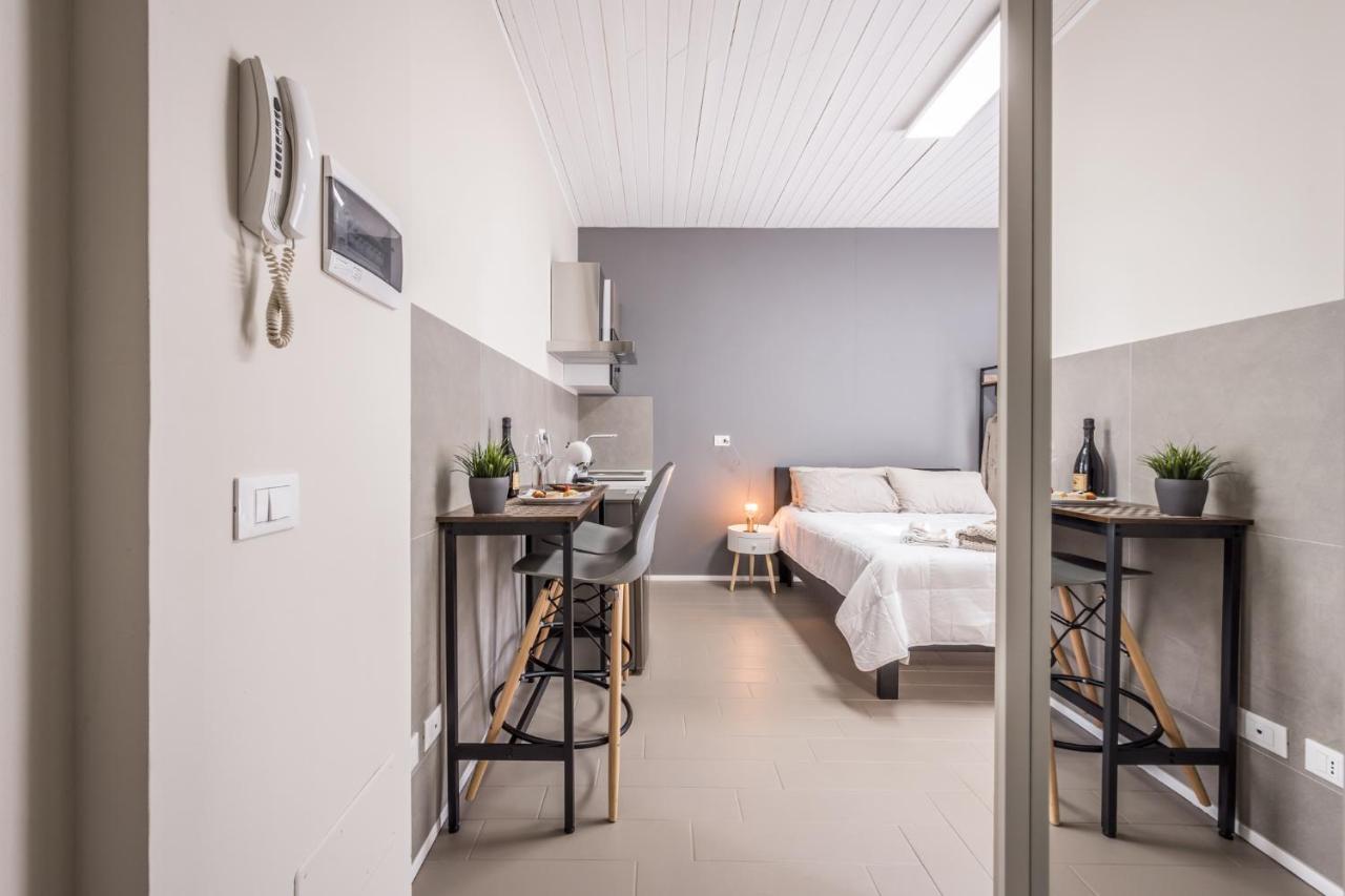 Suite 649 Mono Con Terrazzo Modena Exteriör bild