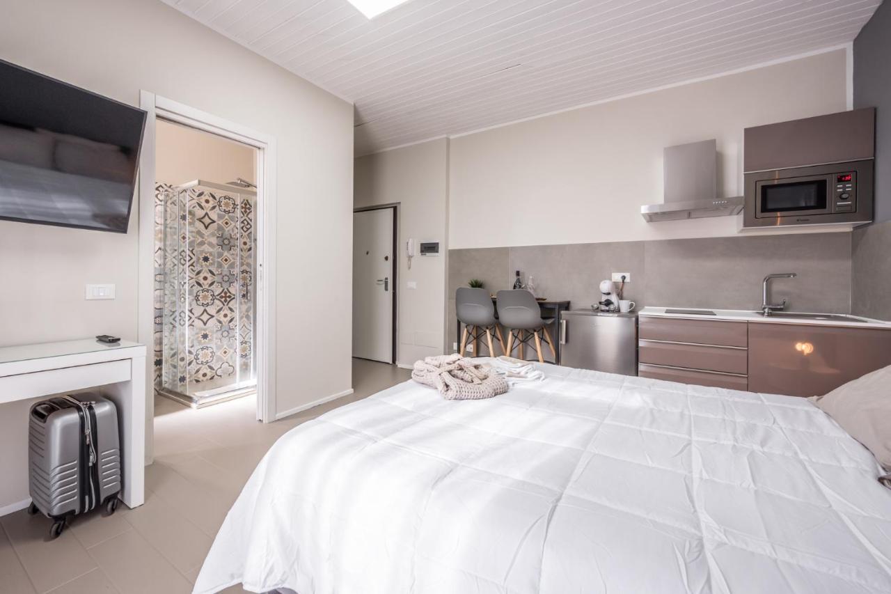 Suite 649 Mono Con Terrazzo Modena Exteriör bild